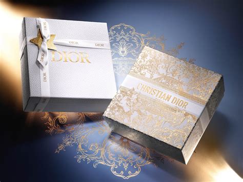 complimentary dior art of gifting christmas clutch|dior gift boxes.